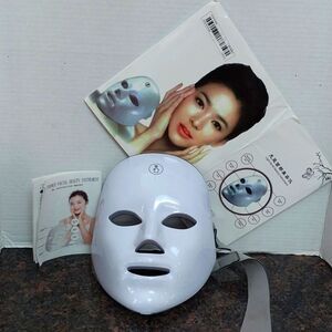 Light Facial Beauty Mask....EUC